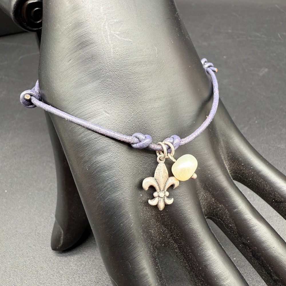 925 Sterling Silver Fleur de Lis Pearl Pendant Adjustable Leather Cord‎ Bracelet